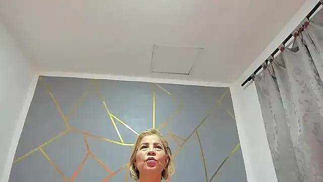 SamanthaaJoness on StripChat 