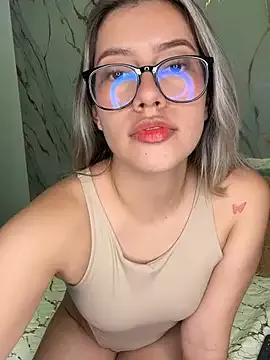 sara_calderon on StripChat 