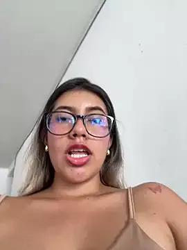 sara_calderon on StripChat 