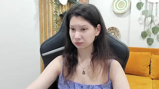 SaraDenar on StripChat 