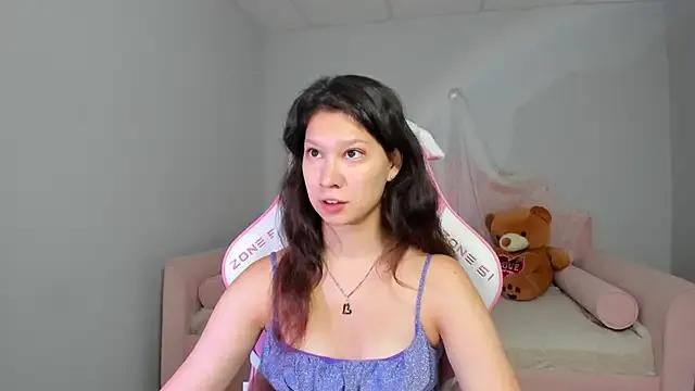 SaraDenar on StripChat 