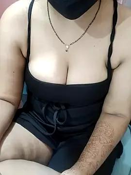 Tara_Golz on StripChat