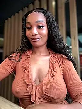 VannessaJj — Moan loud,cum hard&squirt in public